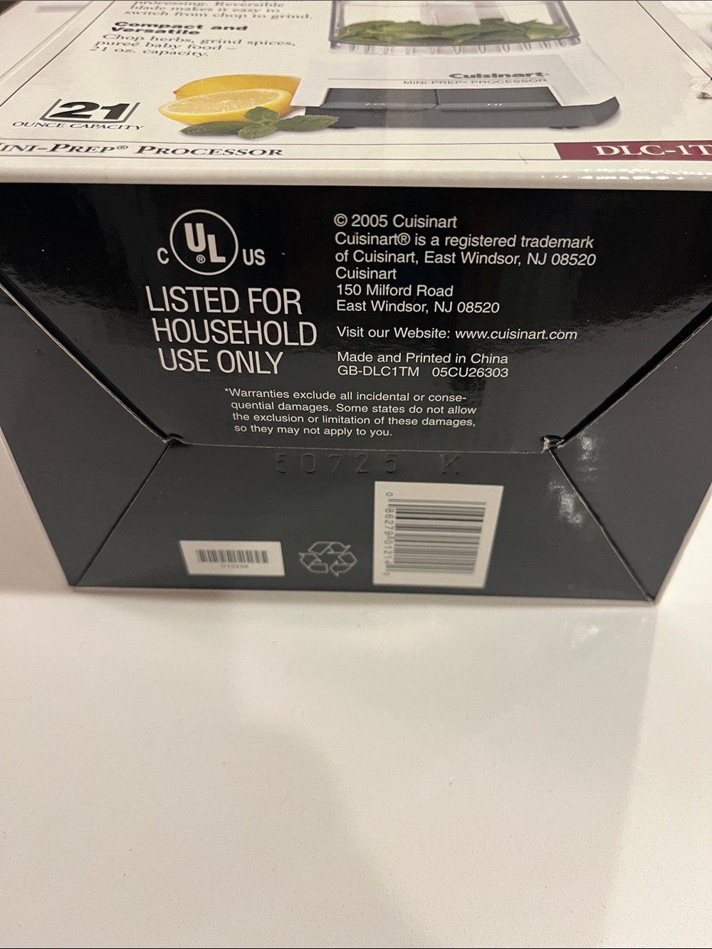 New In Box Cuisinart White and Black Mini-Prep Processor 21 oz capacity DLC-1TM - Picture 3 of 8